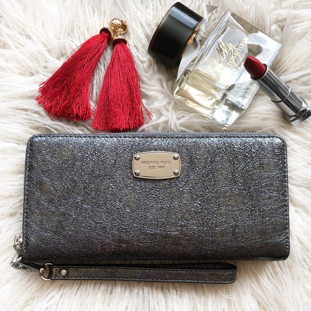 Michael Kors Jet Set Continental Wristlet Wallet